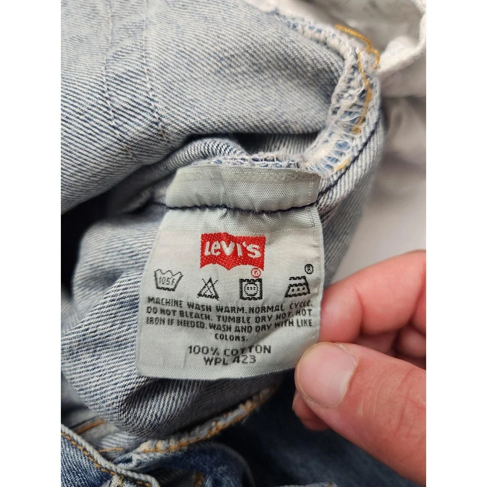 Levis 501 Jeans Mens 32x32 Blue Medium Wash Straight Leg Button Fly Denim Pants